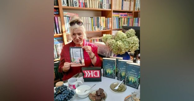 Dyskusyjny Klub Książki spotkał się w Filii Bibliotecznej nr 1 na Osiedlu Zielonym w Sokółce. Uczestniczki rozmawiały o powieści Glendy Vanderah „Tam, gdzie las spotyka się z niebem”.